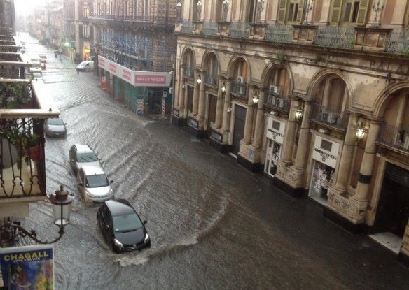 bomba d'acqua a Catania